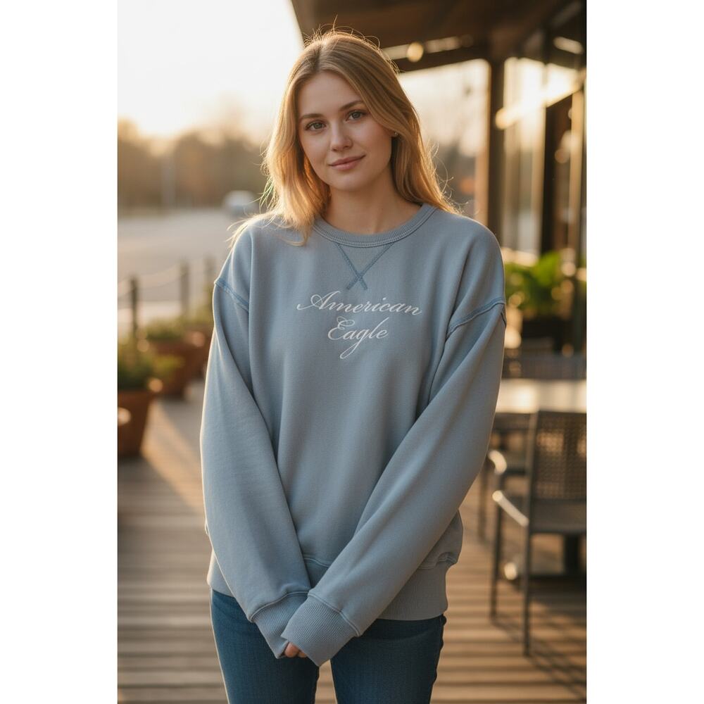 2/$30 AMERICAN EAGLE Light Blue Pullover Sweatshirt Size XS Relaxed Fit Vintage